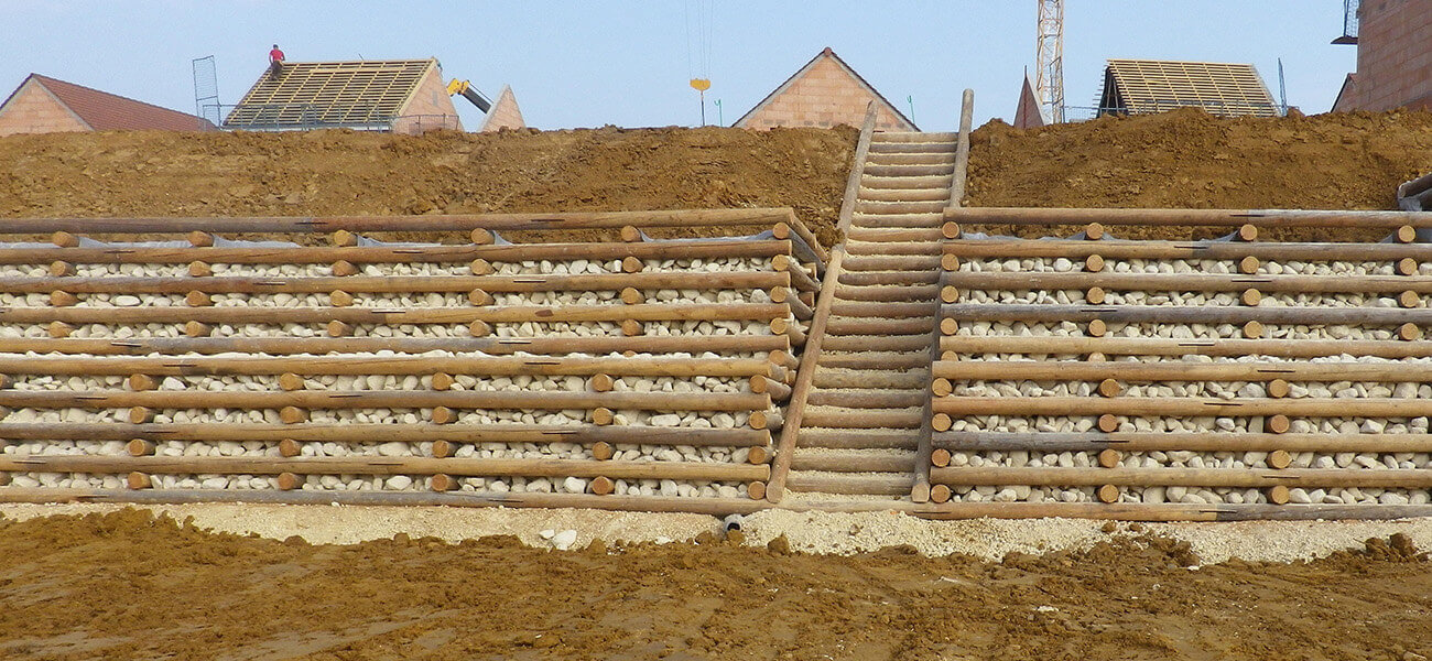 Mur bois soutènement gabion bois